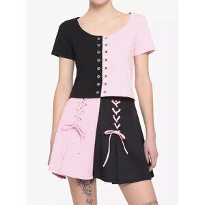 Hot Topic Black & Pink‎ Split Grommet Girls Crop T-Shirt Safety Pins Sz L